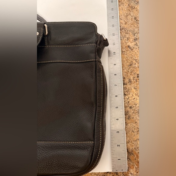 Levenger Dark BROWN Leather Expandable Laptop Messenger Bag Fits 16 In Computer - Picture 12 of 16